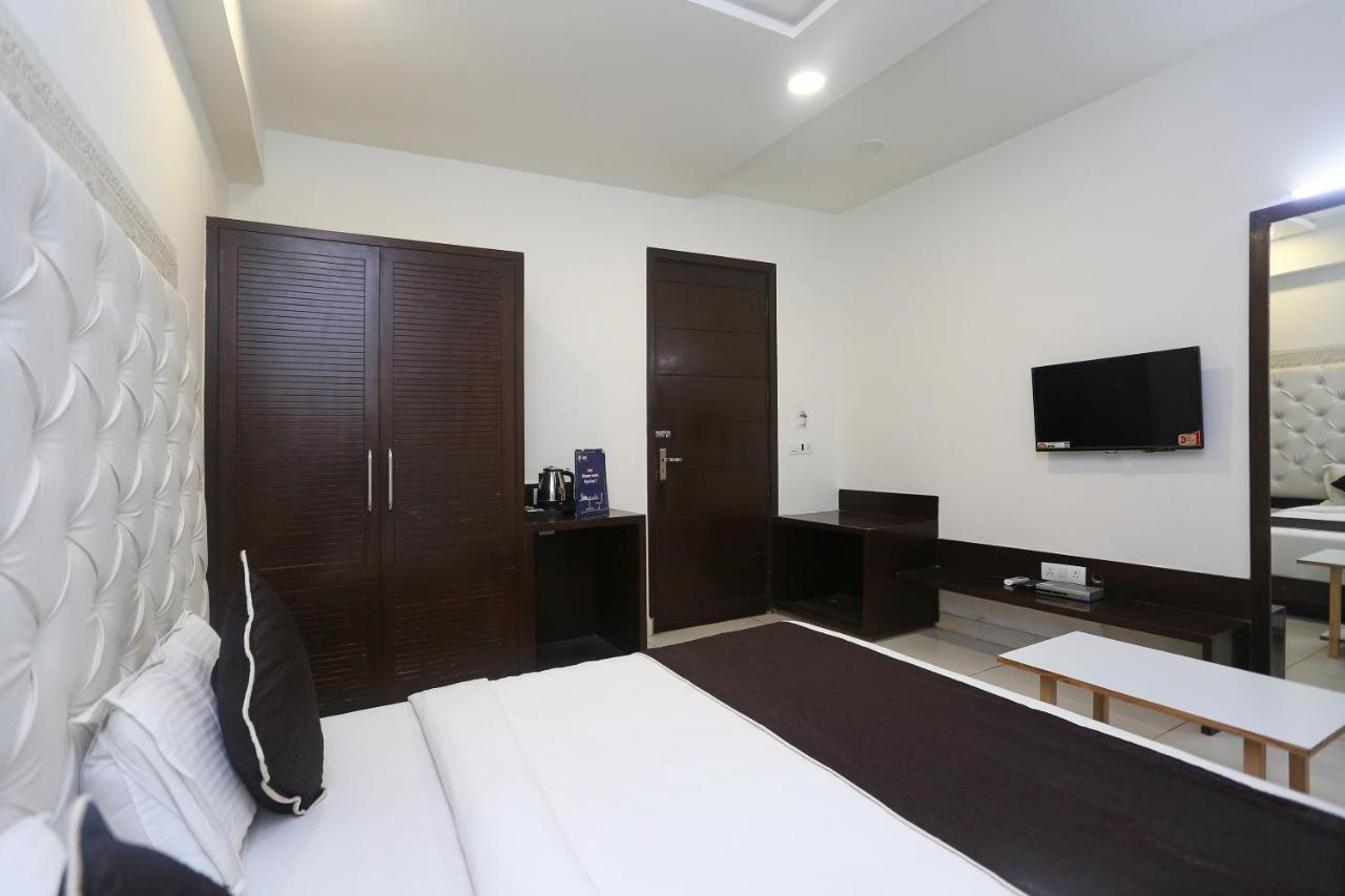 Oyo 18422 Central Grand Belanganj Ngoại thất bức ảnh