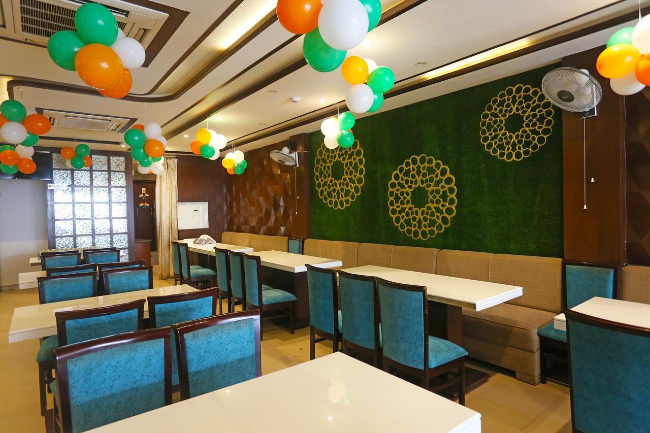 Oyo 18422 Central Grand Belanganj Ngoại thất bức ảnh