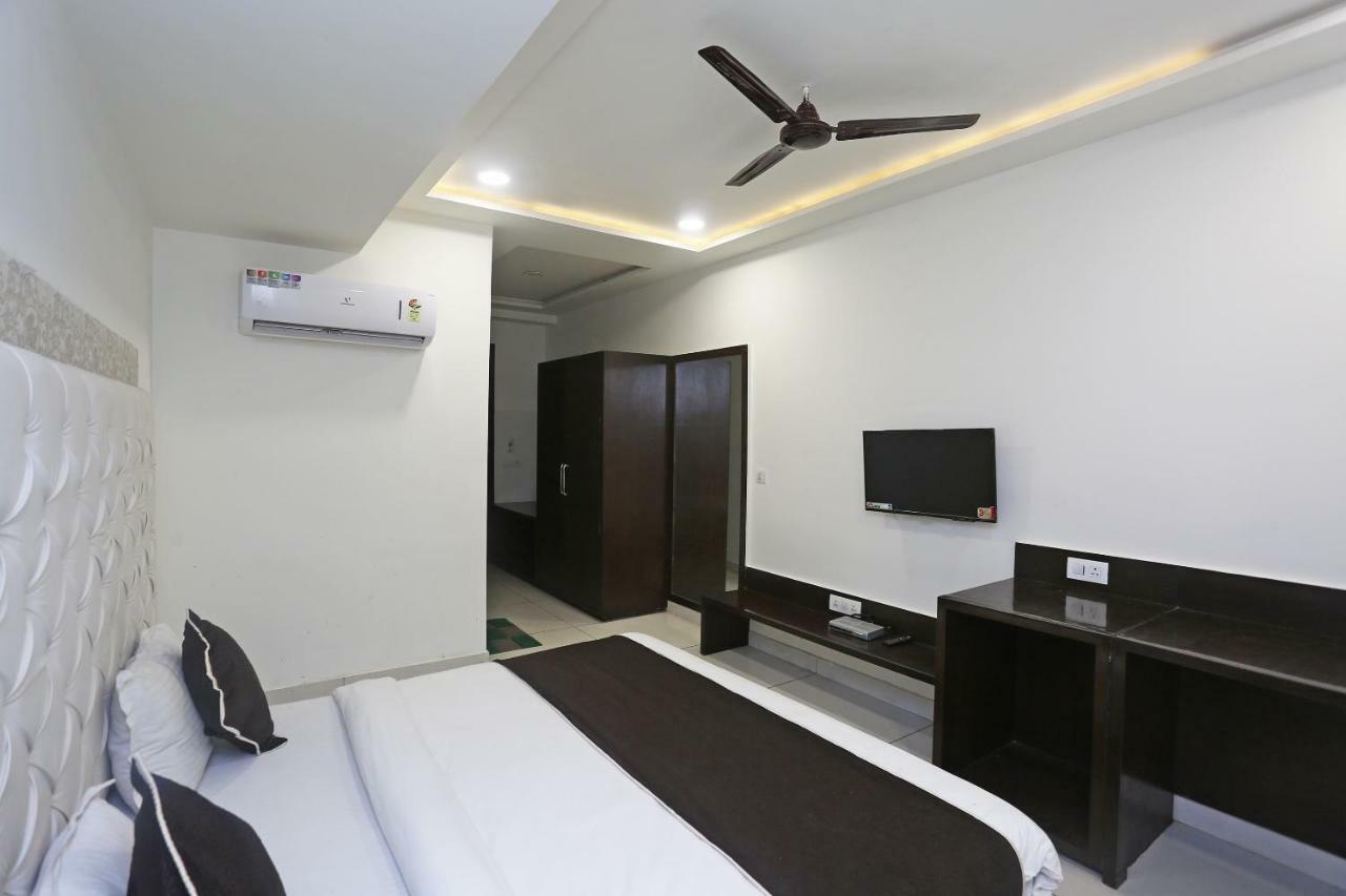 Oyo 18422 Central Grand Belanganj Ngoại thất bức ảnh